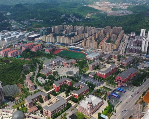 公司多批設備服役於貴州清鎮職（zhí）教城